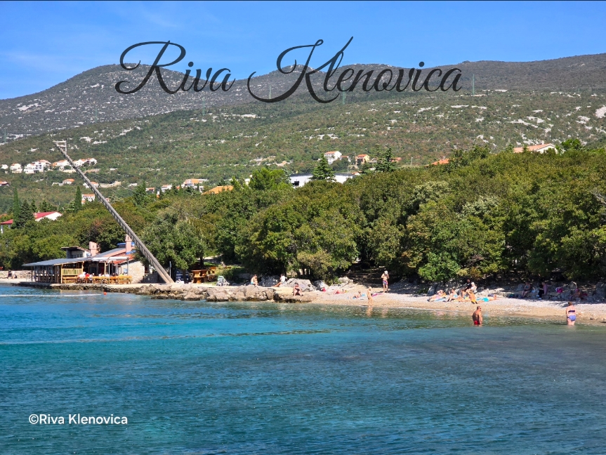 Klenovica tengerpartja és strandja